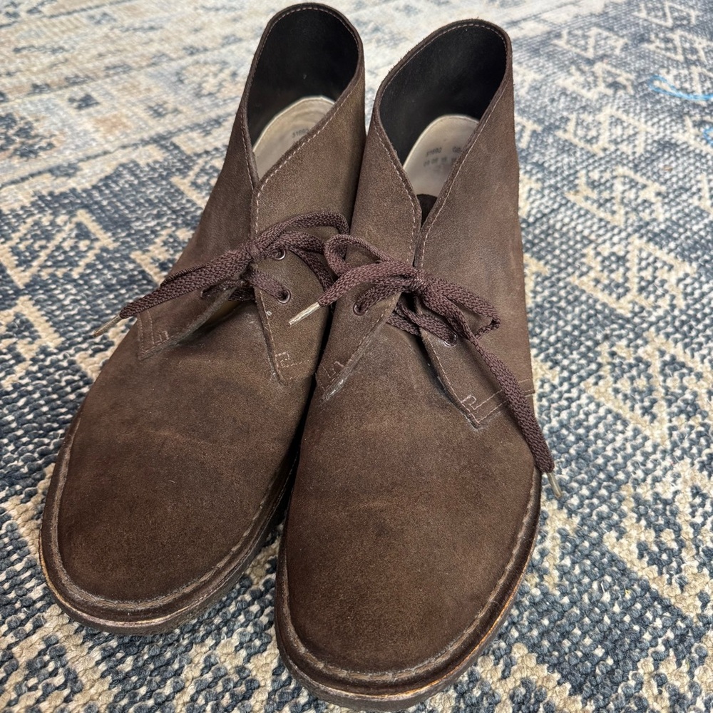 Men’s Clarks Brown Suede Desert Boots size 12